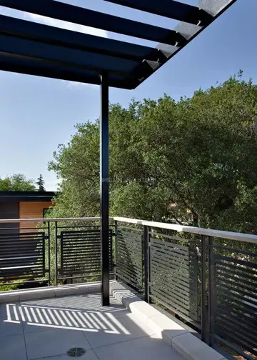 高速安防护栏前景