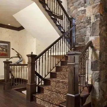 吉林高速准备更换护栏