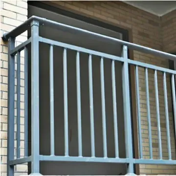 高速公路护栏指示牌