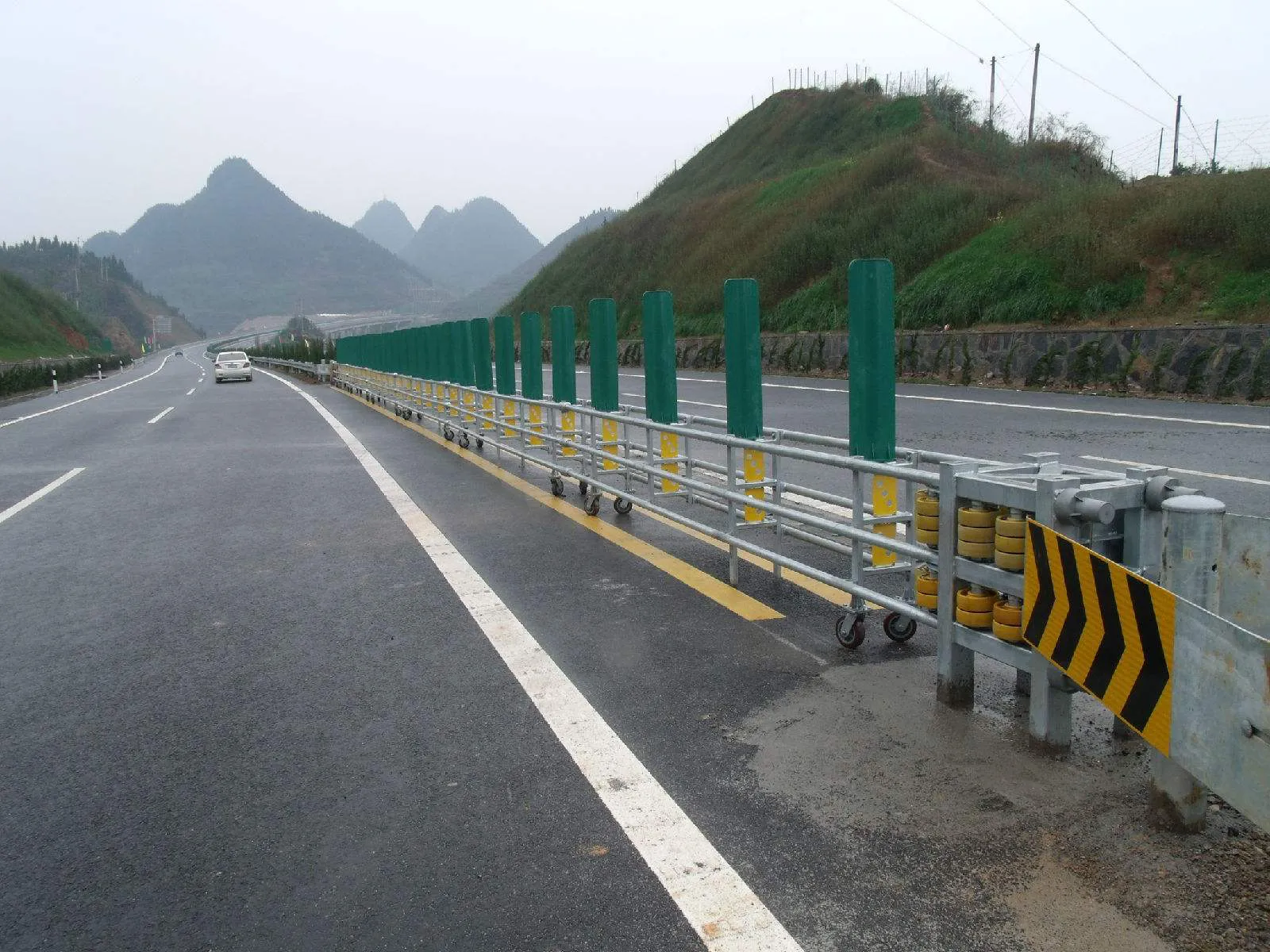 高速公路护栏柱尺寸