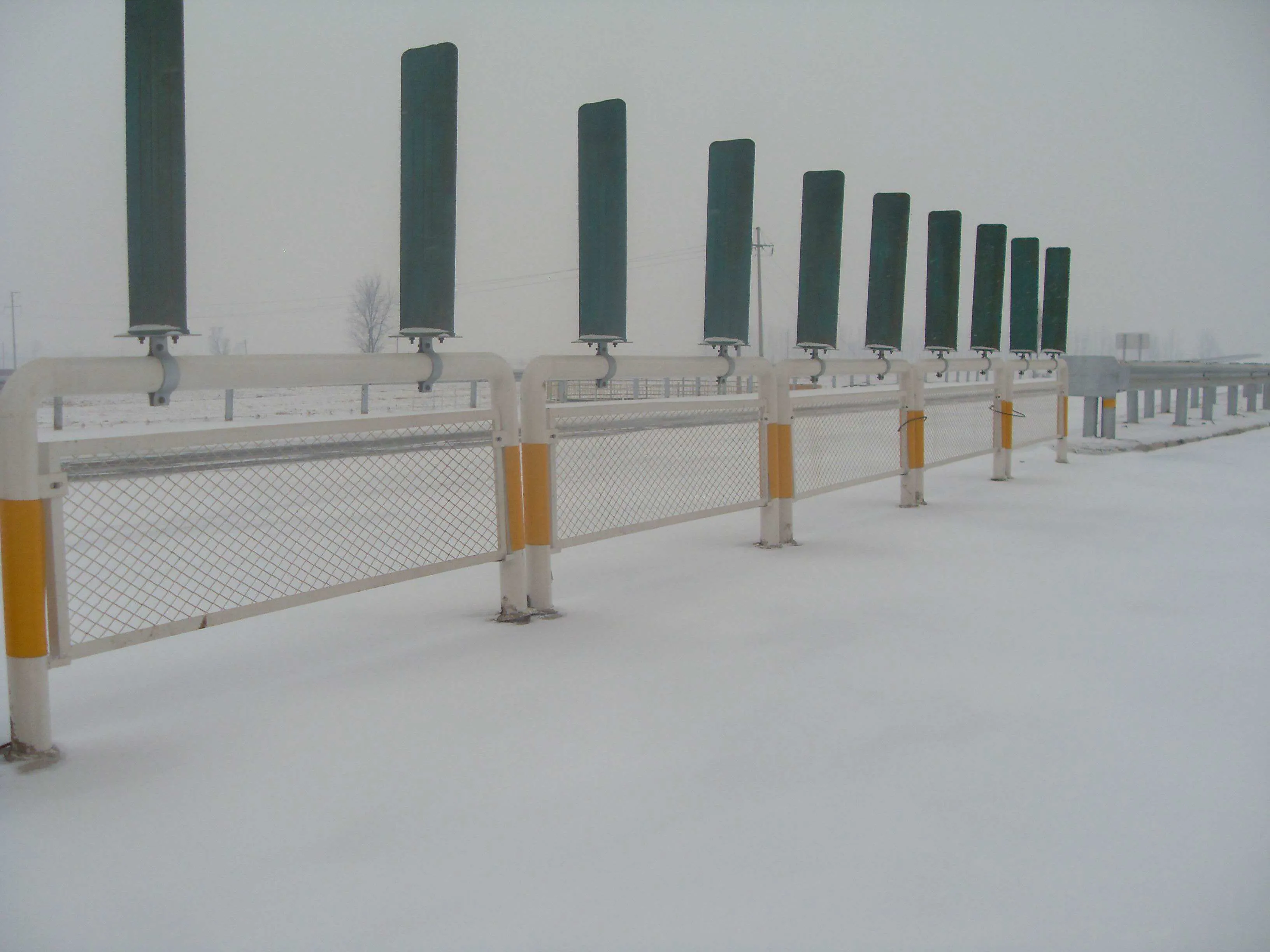 高速公路护栏柱多长