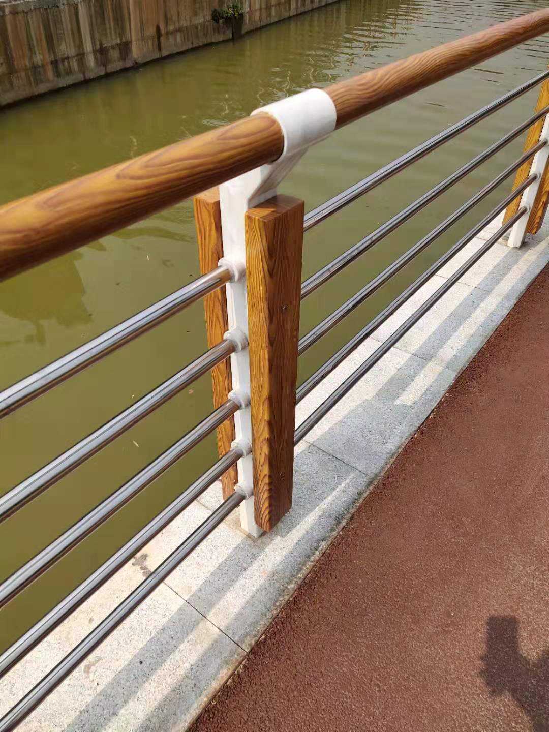 玉溪高速公路波形护栏