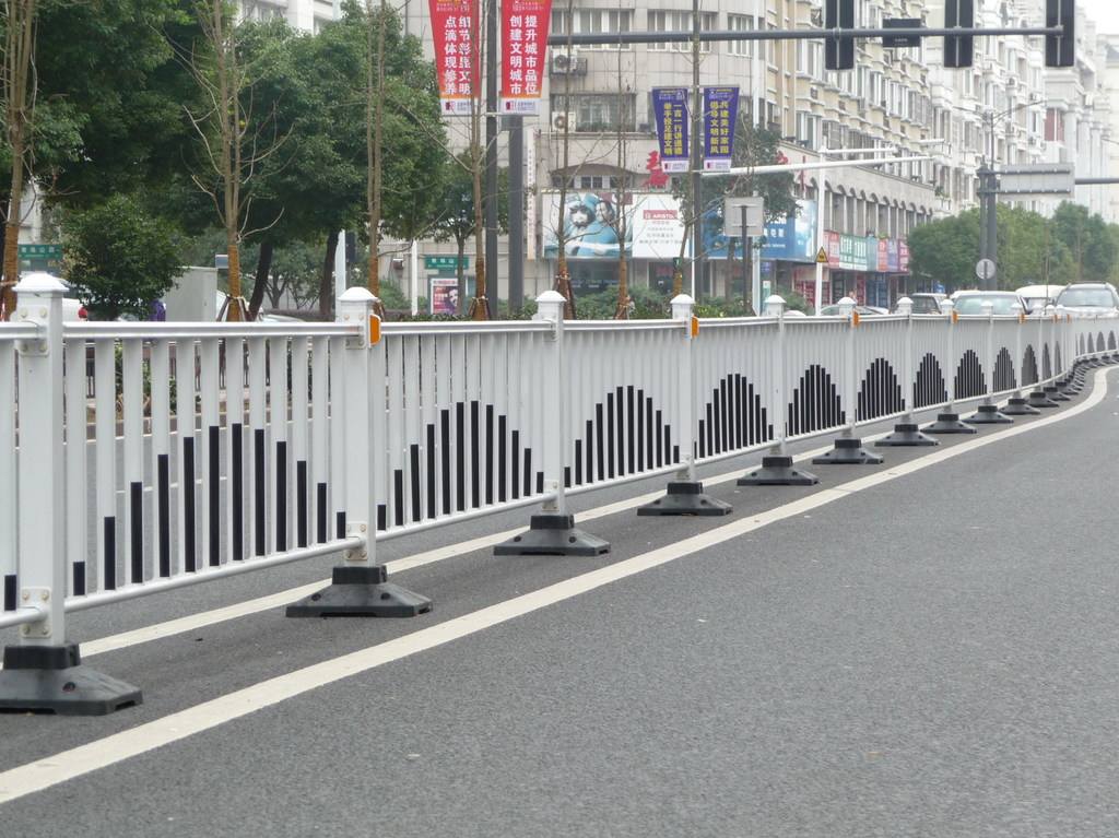 云南高速护栏安装招工