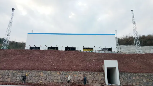 高压电塔避雷线一般长啥样