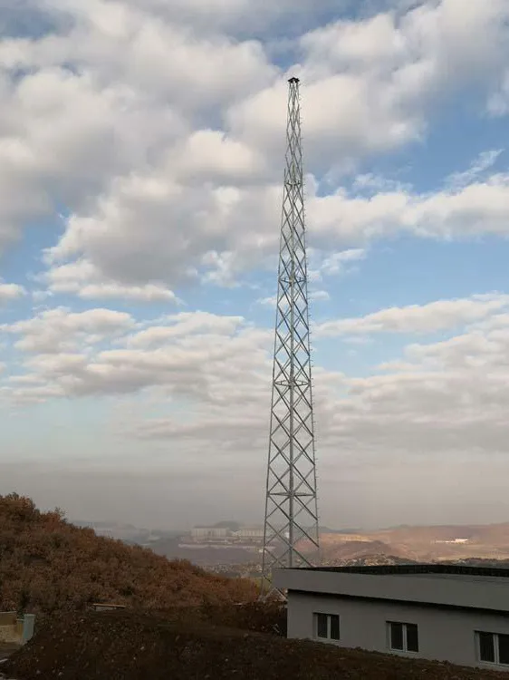 高压输电塔连接避雷线装置是什么