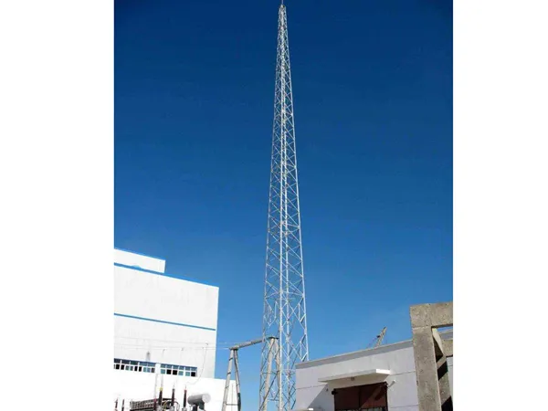 高压输电线路终端塔电缆与避雷器安装图