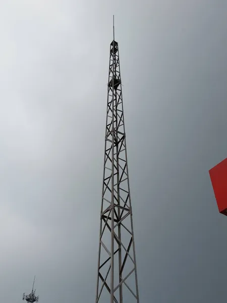 高压塔怎样做避雷