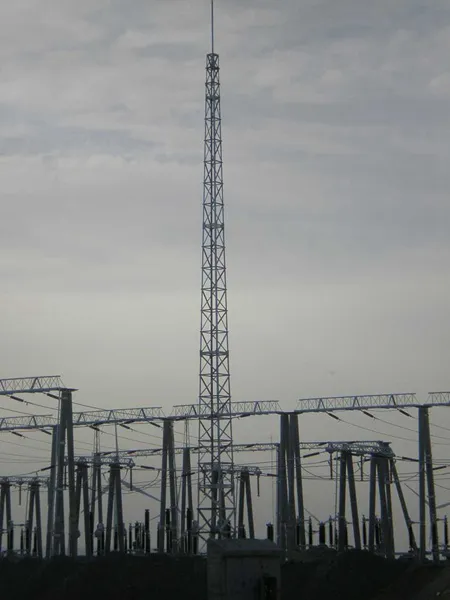 高压线塔避雷线规定