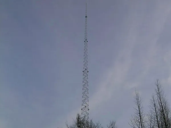 高压线塔如何避雷