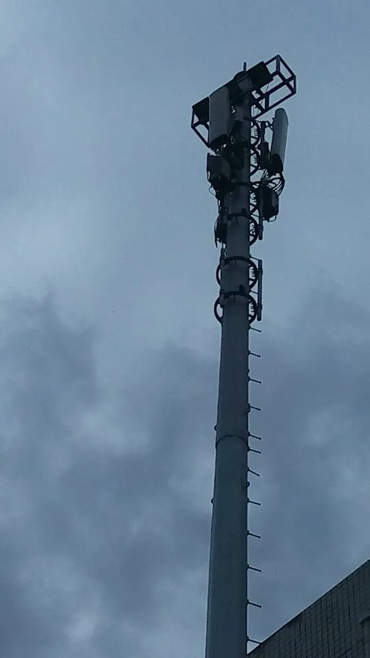 移动通信塔打桩机