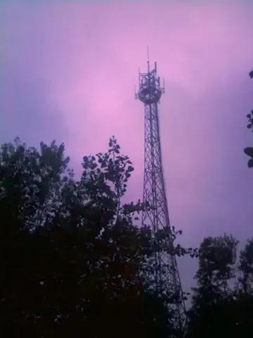 50米联通信号塔拆除