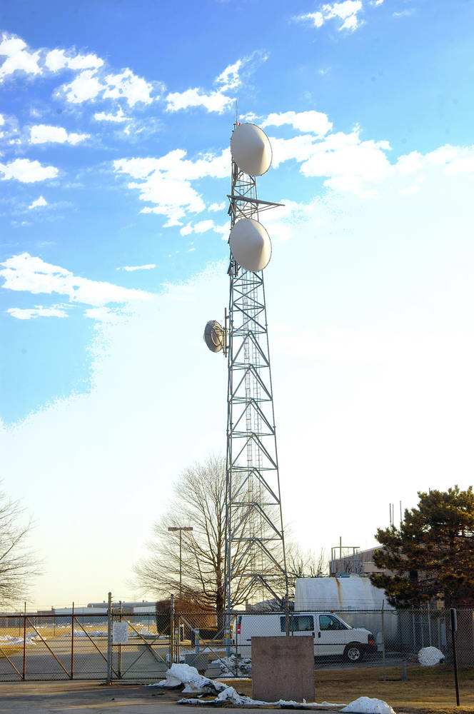 45米联通信号塔拆除